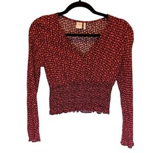 Paper crane size Small smocked cropped top. Long sleeve v‎ neck.